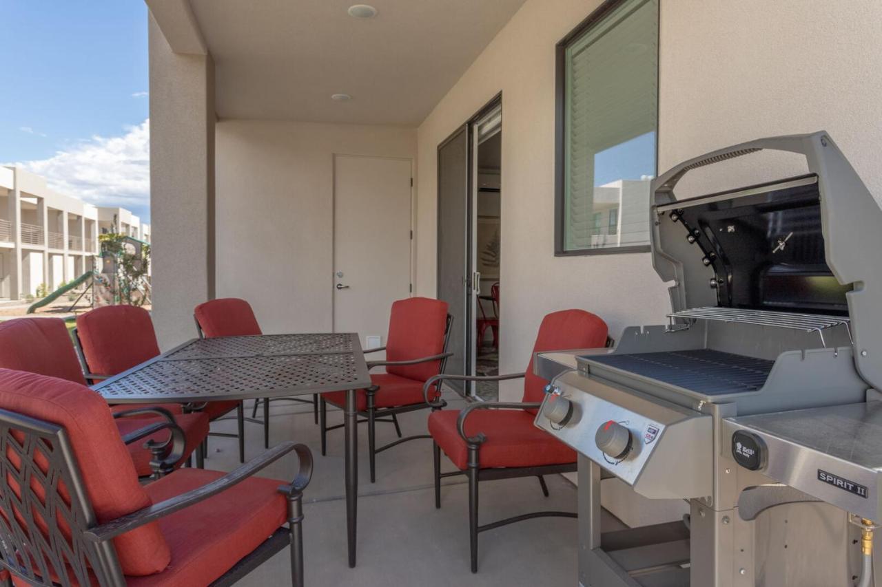 Lofts 13 4-Bedroom Modern Loft Steps From The Pool سانت جورج المظهر الخارجي الصورة