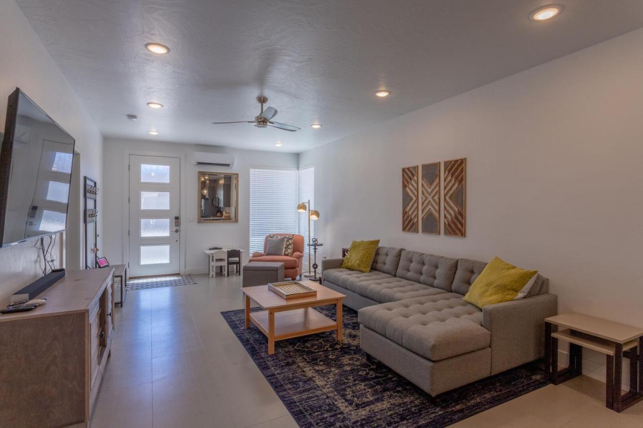 Lofts 13 4-Bedroom Modern Loft Steps From The Pool سانت جورج المظهر الخارجي الصورة