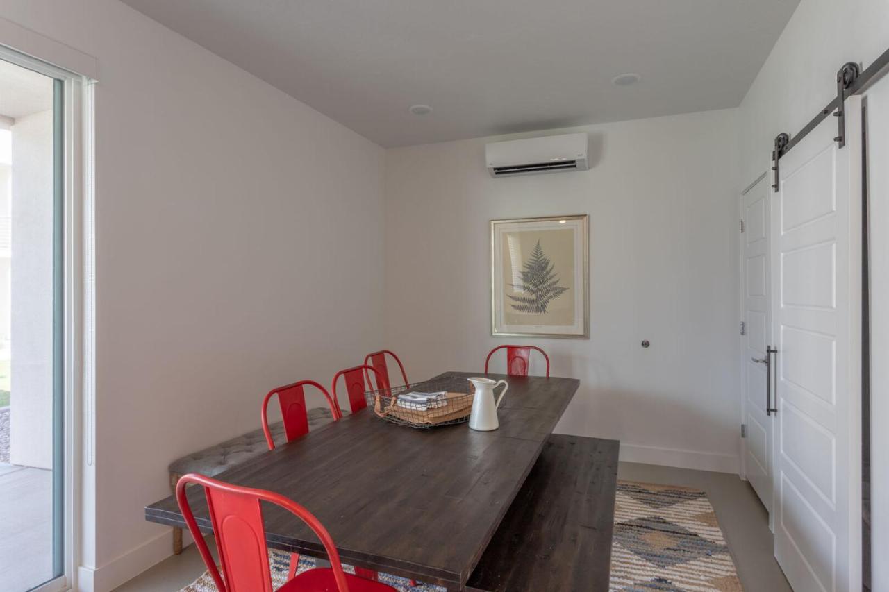 Lofts 13 4-Bedroom Modern Loft Steps From The Pool سانت جورج المظهر الخارجي الصورة